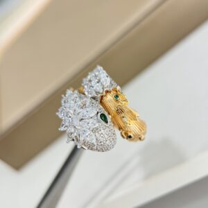 925 Sterling Silver Serpent Ring Close Up