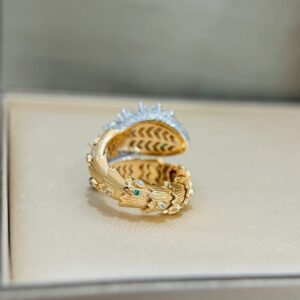 925 Sterling Silver Serpent Ring Lifestyle View
