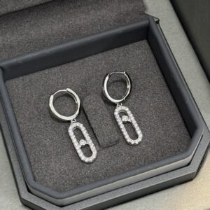 925 Sterling Silver Single Stone Sliding Stud Earrings Close Up