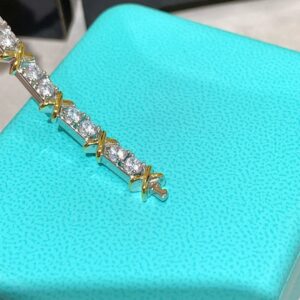 925 Sterling Silver Sixteen Stone Cross Bracelet Detail