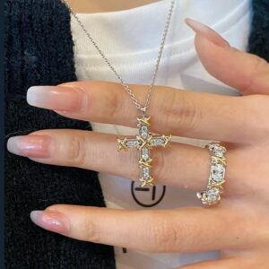 925 Sterling Silver Sixteen Stone Cross Necklace Detail