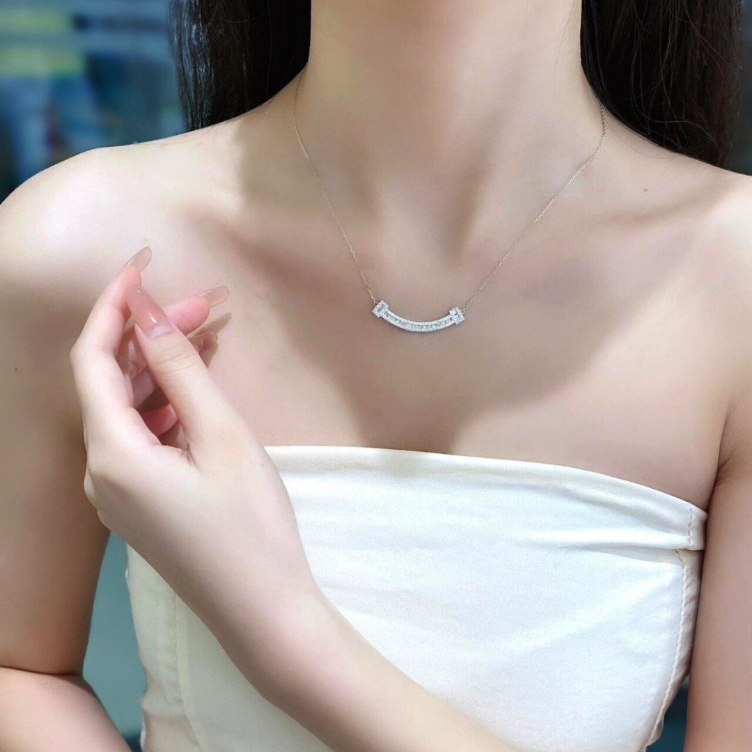 925 Sterling Silver Smile Bar Pave Necklace Wholesale 925 Sterling Silver Smile Bar Pave Necklace Wholesale