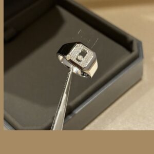 925 Sterling Silver Square Single Stone Sliding Ring Detail