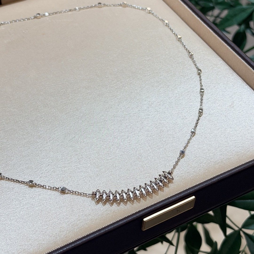925 Sterling Silver Studded Necklace 925 Sterling Silver Studded Necklace