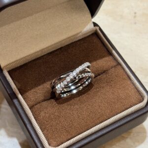 925 Sterling Silver Studded Ring Detail