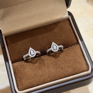 925 Sterling Silver Teardrop Stone Ear Cuff Close Up