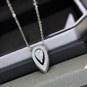 925 Sterling Silver Teardrop Stone Necklace Close Up