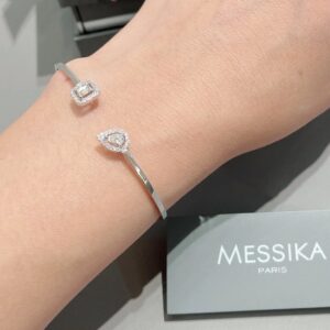 925 Sterling Silver Teardrop Stone Open Bangle Close Up