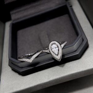 925 Sterling Silver Teardrop Stone Ring Set Close Up
