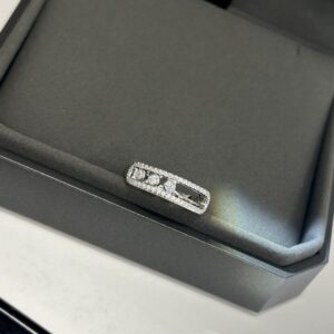925 Sterling Silver Three Stone Sliding Ring Close Up