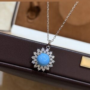925 Sterling Silver Turquoise Flower Necklace Close Up
