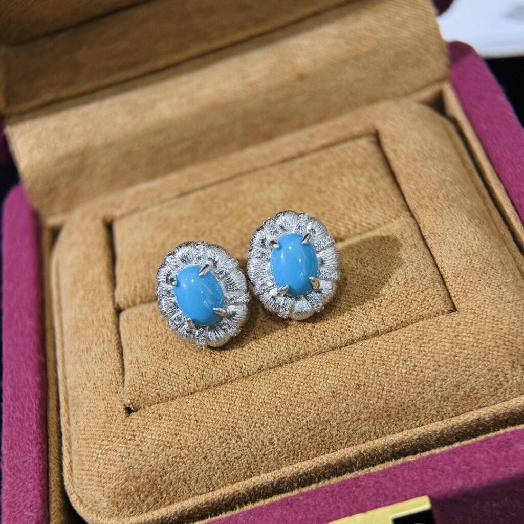 925 Sterling Silver Turquoise Stud Earrings Close Up