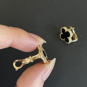 Gold Plated 925 Sterling Silver Black Clover Stud Earrings Jewelry Display