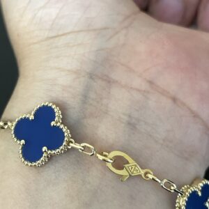 Gold Plated 925 Sterling Silver Blue Clover Necklace Detail