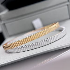 Gold Plated 925 Sterling Silver Minimal Bangle Close Up