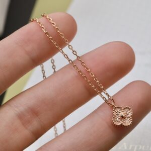 Gold Plated 925 Sterling Silver Rose Clover Pendant Necklace Detail