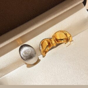 Two Tone 925 Sterling Silver Coffee Bean Color Stone Stud Earrings Jewelry Display