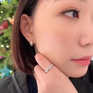Two Tone 925 Sterling Silver Edge Cross Necklace Detail